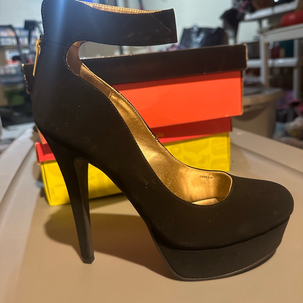 Charlotte Russe Black and Gold Heels